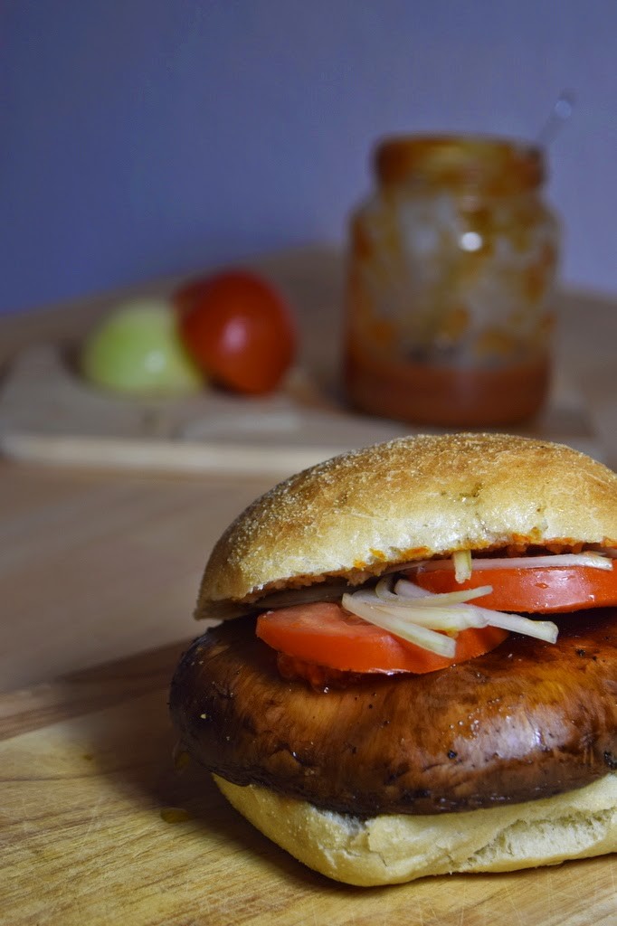 Veganer Burger mit Portobello-Pilz-Patty